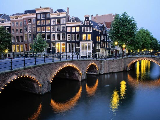 Du lịch Amsterdam thơ mộng